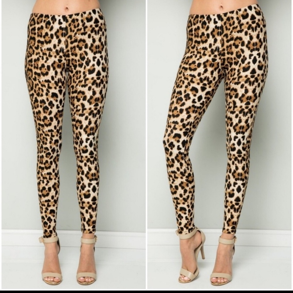 Leopard print leggings
